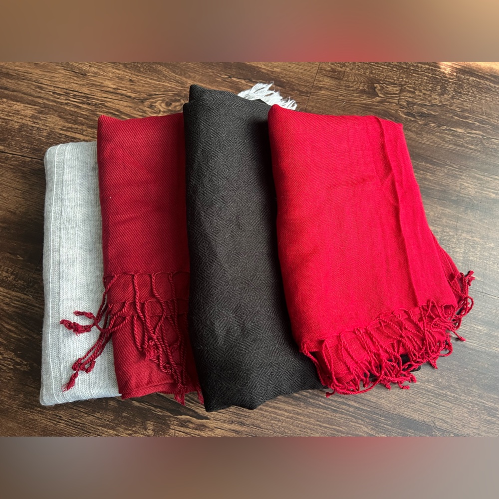 Ray Strauss Renee NYC H & M Scarf LOT One Size Black Red Gray Shawl 4 Pc LOT